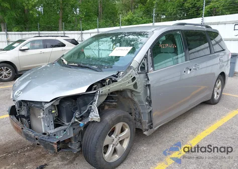 2011 Toyota Sienna Le V6/Le V6 Auto Access Seat из США, поврежденный, VIN 5TDKK3DC5BS036145